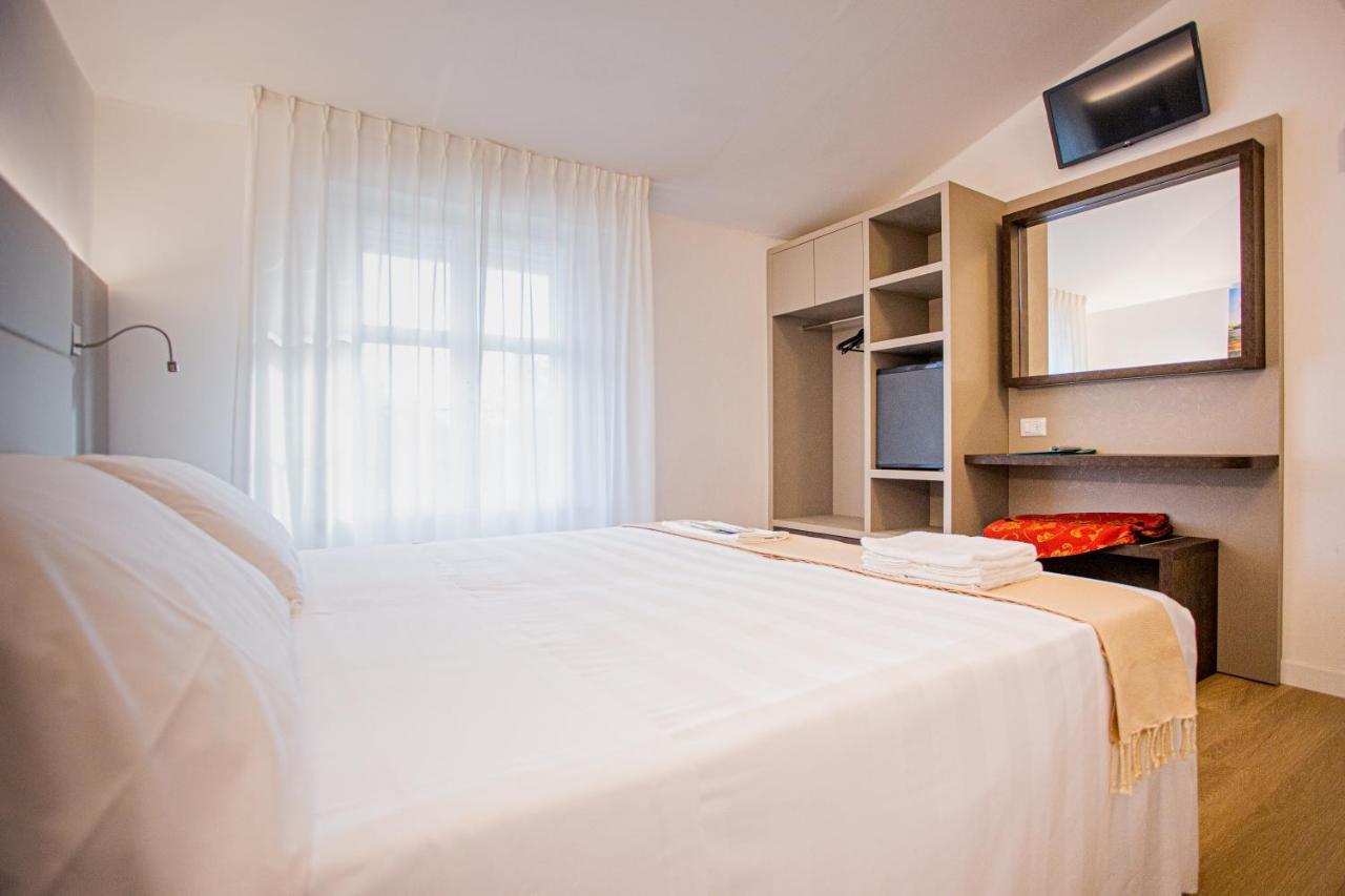 Hotel Villa Verde Рівоторто Екстер'єр фото